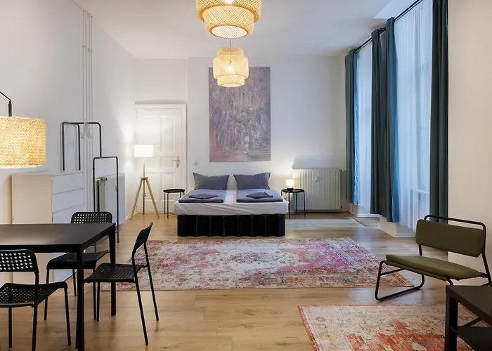Generous Room In Central Berlin 4