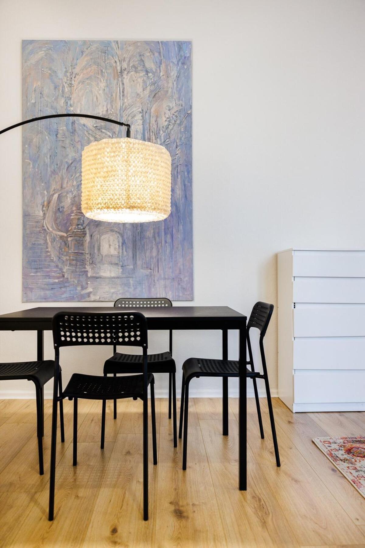 Appartement Generous In Central 4 Berlijn